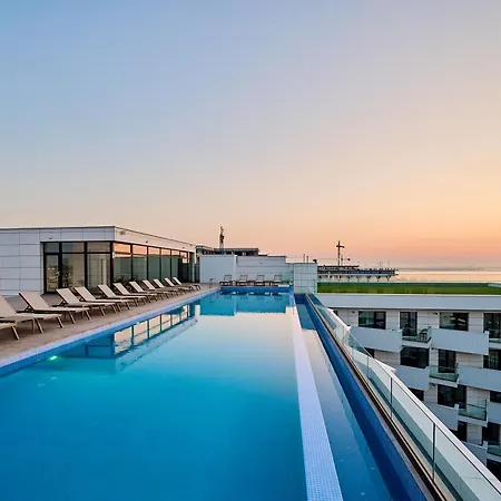 Apartment Two Seaview - Infinity Pool &