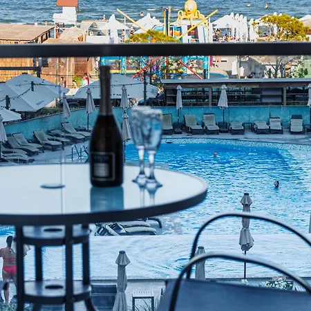 Two Seaview - Jacuzzi & Sauna Infinity Năvodari