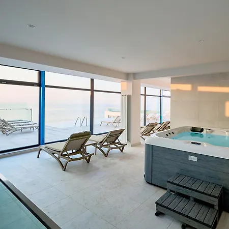 Two Seaview - Infinity Pool & Năvodari