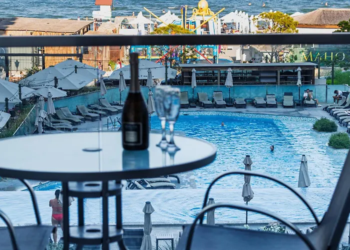 Two Seaview Studio - Infinity Pool & Spa Resort Năvodari